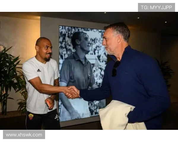 57岁巴蒂罗马之行与球员主帅亲切交流迪巴拉流露偶像崇拜神情